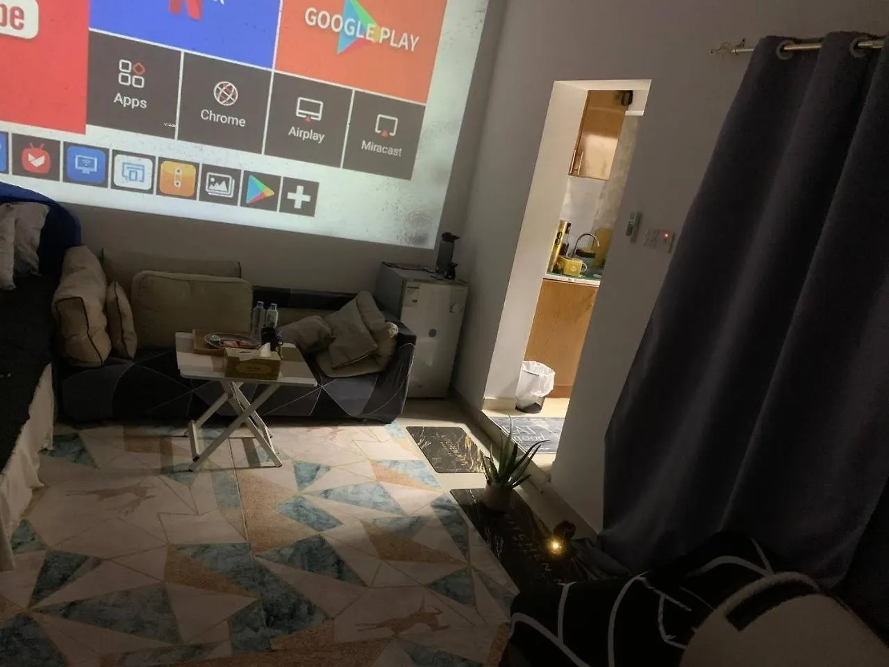 The Theatre Room Αμπού Ντάμπι 0*,